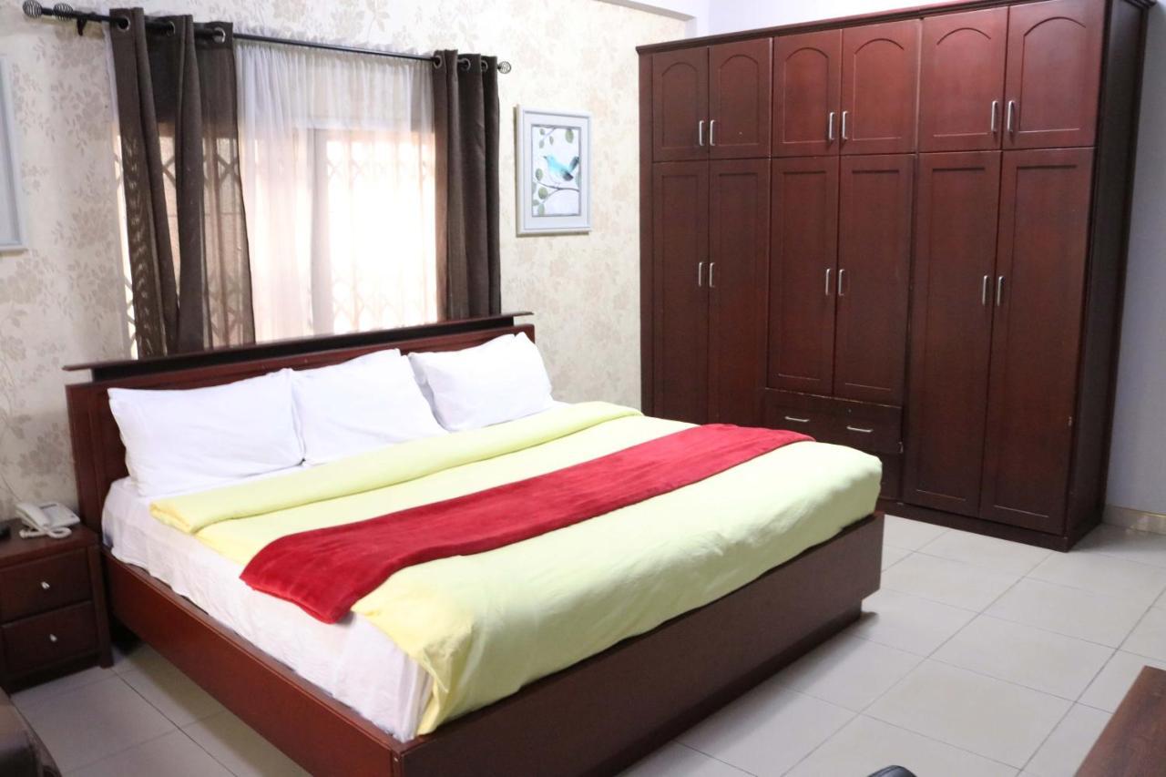 Golden Crystal Experience Hotel Accra Rom bilde
