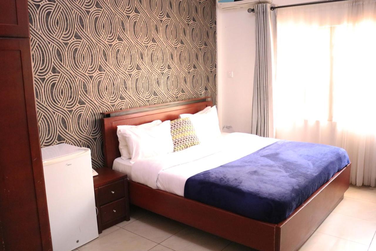 Golden Crystal Experience Hotel Accra Rom bilde